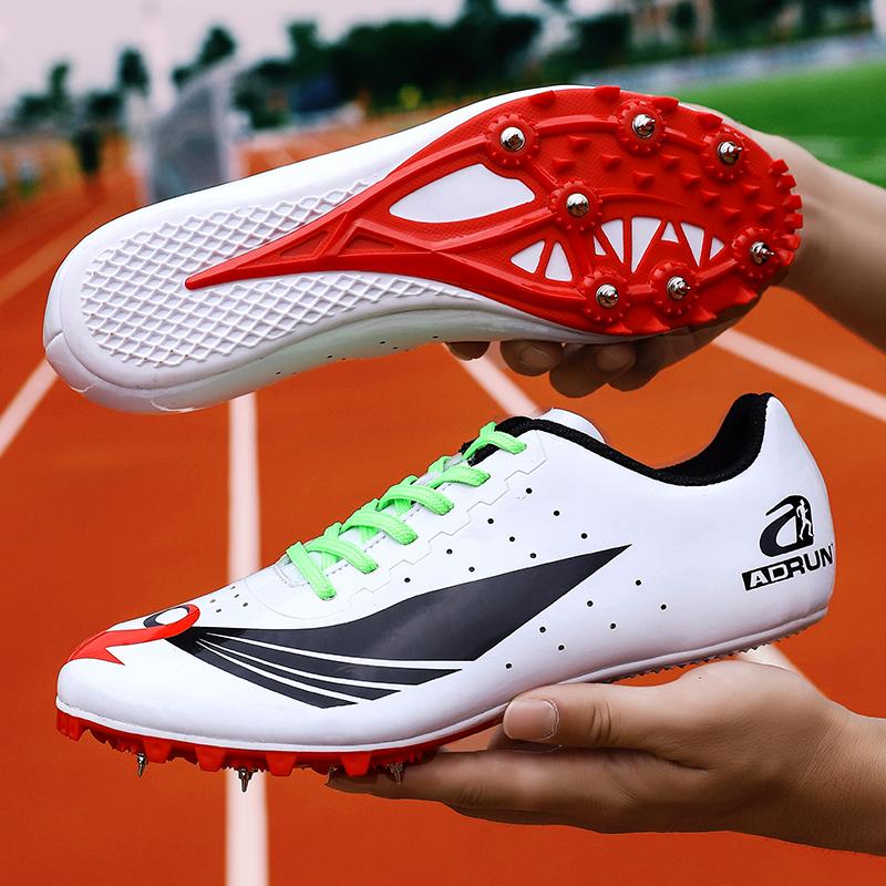 釘鞋品牌排行榜：這3個(gè)品牌的釘子鞋很受大家歡迎，你更喜歡哪一個(gè)