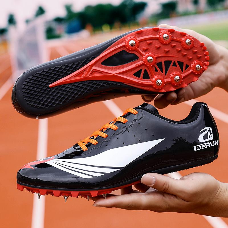 釘鞋品牌排行榜：這3個(gè)品牌的釘子鞋很受大家歡迎，你更喜歡哪一個(gè)